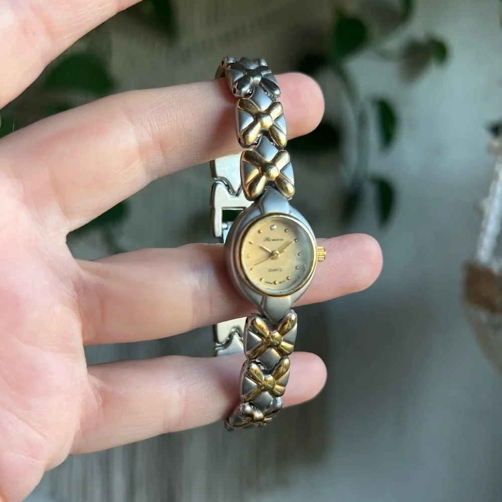 Ronica Two-Tone Quartz Watch – Butterfly Link Band – Small 6” Wrist – Japan